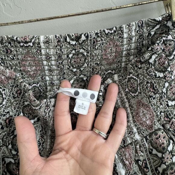 Three Dots Shorts Woman's Size S Green Floral Elastic Waist Pull On Pocket Boho - Picture 6 of 7